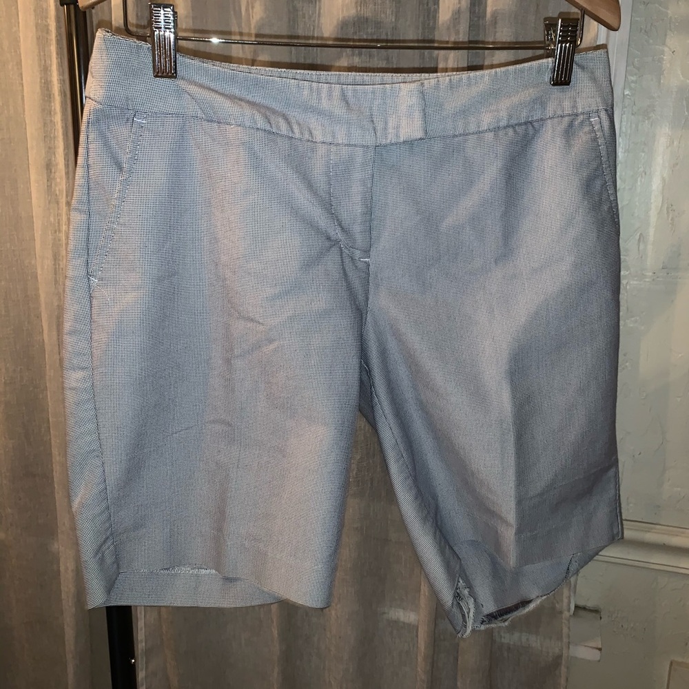 Med-Waist Shorts - Size 4